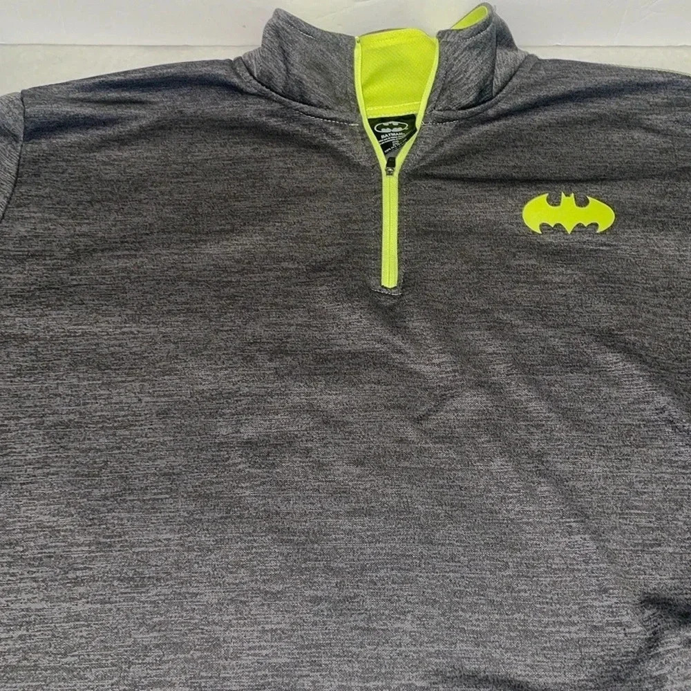 Batman Shirt Mens Extra Large Gray Long Sleeve Activewear Quarter Zip Adult